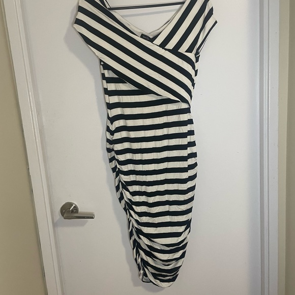 Maternity Dress - Picture 5 of 5